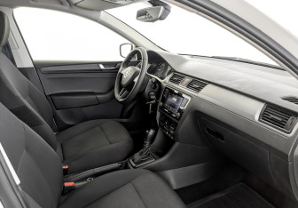 Подержанный автомобиль Skoda Rapid Liftback 2019 года (11 фото)