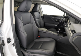 Подержанный автомобиль Lexus ES 2021 года (24 фото)