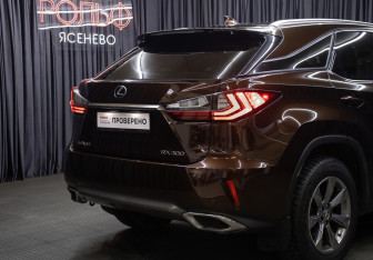 Подержанный автомобиль Lexus RX 2018 года (23 фото)