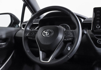 Подержанный автомобиль Toyota Corolla Sedan 2021 года (12 фото)