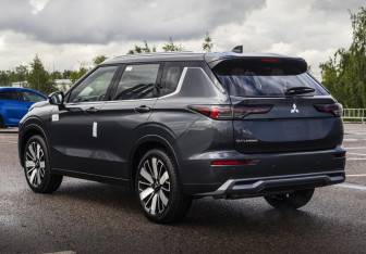 Новый Mitsubishi Outlander 2025 (7 фото)