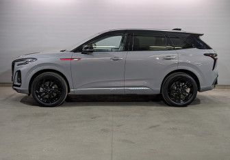 Новый Hongqi HS3 2025 (3 фото)