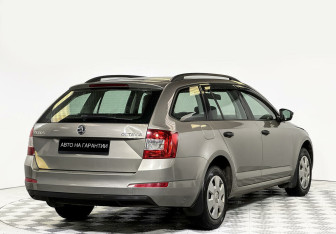 Подержанный автомобиль Skoda Octavia Wagon 2015 года (3 фото)