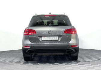 Подержанный автомобиль Volkswagen Touareg 2011 года (6 фото)