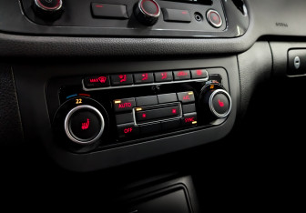 Подержанный автомобиль Volkswagen Tiguan 2012 года (14 фото)