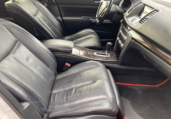 Подержанный автомобиль Nissan Teana 2012 года (9 фото)