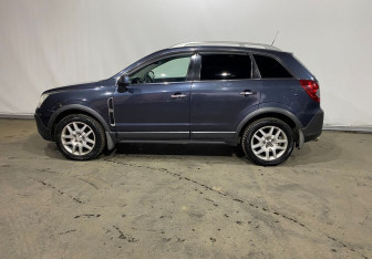 Подержанный автомобиль Opel Antara 2008 года (8 фото)