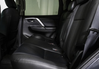 Подержанный автомобиль Mitsubishi Montero Sport 2022 года (10 фото)