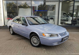 Подержанный автомобиль Toyota Camry Sedan 1996 года (3 фото)