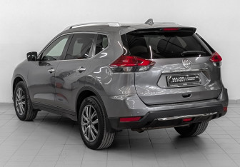 Подержанный автомобиль Nissan X-Trail 2021 года (8 фото)