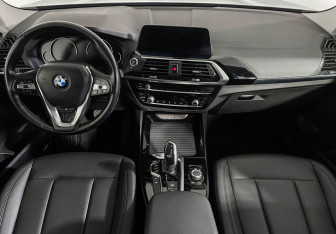 Подержанный автомобиль BMW X3 2019 года (11 фото)