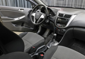 Подержанный автомобиль Hyundai Solaris Sedan 2012 года (9 фото)