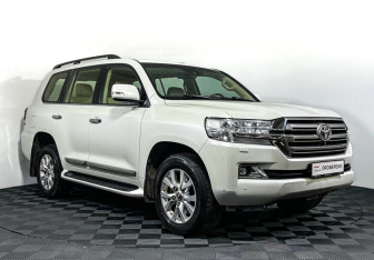 Подержанный автомобиль Toyota Land Cruiser Suv 2016 года (3 фото)