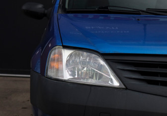 Подержанный автомобиль Renault Logan Sedan 2006 года (15 фото)