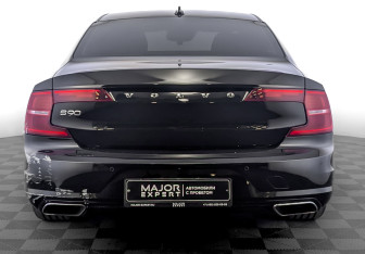 Подержанный автомобиль Volvo S90 2020 года (6 фото)
