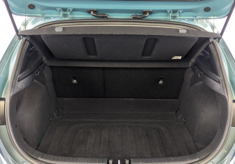 Подержанный автомобиль Kia Ceed Hatchback 2022 года (10 фото)