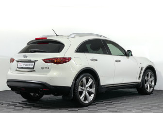 Подержанный автомобиль Infiniti FX 2013 года (5 фото)