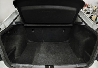 Подержанный автомобиль Skoda Rapid Liftback 2017 года (13 фото)