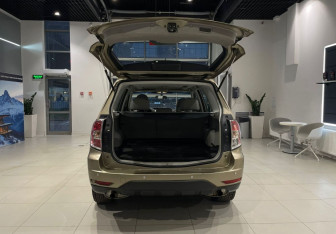 Подержанный автомобиль Subaru Forester Suv 2008 года (7 фото)