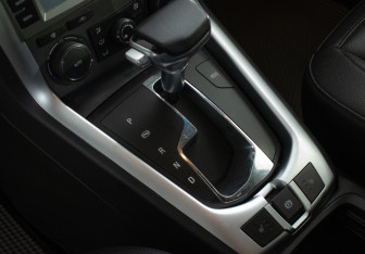 Подержанный автомобиль Opel Antara 2015 года (13 фото)