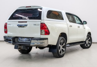 Подержанный автомобиль Toyota Hilux 2017 года (5 фото)