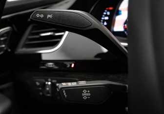 Подержанный автомобиль Audi Q7 2019 года (12 фото)