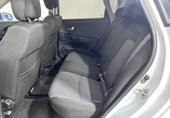 Подержанный автомобиль Kia Ceed Hatchback 2011 года (9 фото)