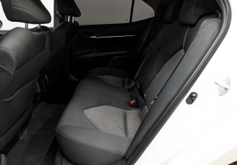 Подержанный автомобиль Toyota Camry Sedan 2022 года (17 фото)