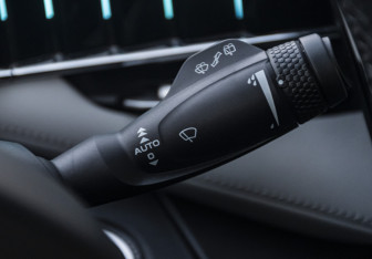 Подержанный автомобиль Geely Atlas 2024 года (22 фото)