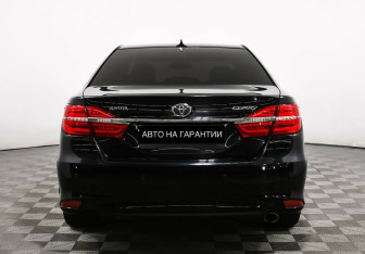 Подержанный автомобиль Toyota Camry Sedan 2013 года (6 фото)