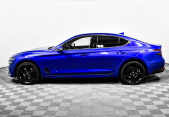 Подержанный автомобиль Genesis G70 2021 года (8 фото)