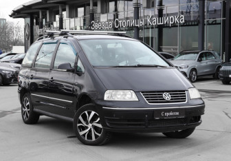 Подержанный автомобиль Volkswagen Sharan 2005 года (16 фото)