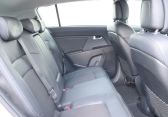 Подержанный автомобиль Kia Sportage 2013 года (20 фото)