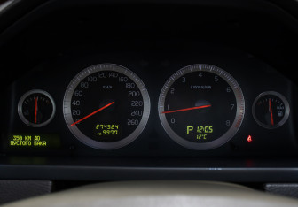 Подержанный автомобиль Volvo XC90 2011 года (11 фото)