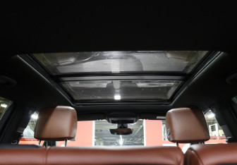 Подержанный автомобиль Cadillac XT5 2020 года (18 фото)