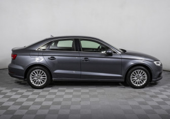 Подержанный автомобиль Audi A3 Sedan 2017 года (4 фото)