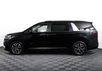 Подержанный автомобиль Kia Carnival 2021 года (8 фото)
