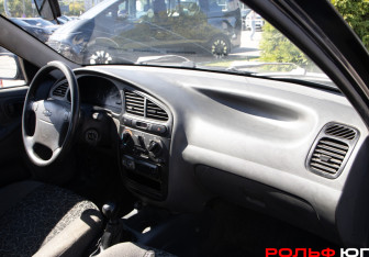 Подержанный автомобиль Chevrolet Lanos 2007 года (7 фото)
