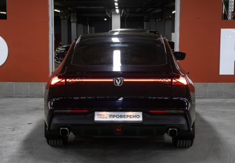 Подержанный автомобиль Changan UNI-V 2023 года (6 фото)