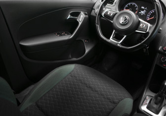 Подержанный автомобиль Volkswagen Polo Sedan 2019 года (18 фото)