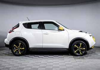 Подержанный автомобиль Nissan Juke 2014 года (4 фото)