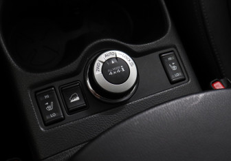 Подержанный автомобиль Nissan X-Trail 2015 года (13 фото)