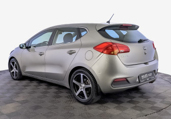 Подержанный автомобиль Kia Ceed Hatchback 2014 года (7 фото)