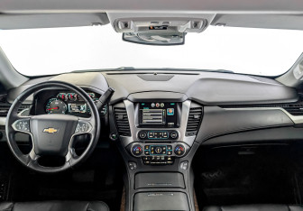 Подержанный автомобиль Chevrolet Tahoe 2015 года (14 фото)