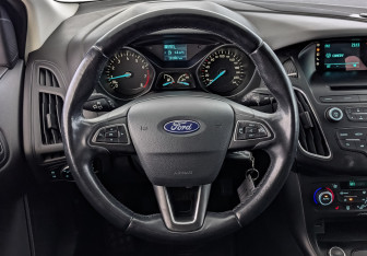Подержанный автомобиль Ford Focus Hatchback 2017 года (22 фото)