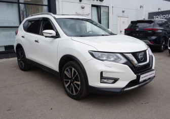 Подержанный автомобиль Nissan X-Trail 2021 года (3 фото)