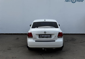 Подержанный автомобиль Volkswagen Polo Sedan 2012 года (7 фото)