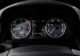 Подержанный автомобиль Land Rover Discovery 2013 года (10 фото)