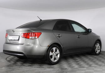 Подержанный автомобиль Kia Cerato Sedan 2009 года (3 фото)