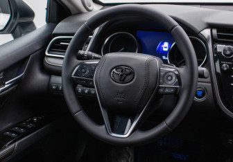 Подержанный автомобиль Toyota Camry Sedan 2019 года (15 фото)